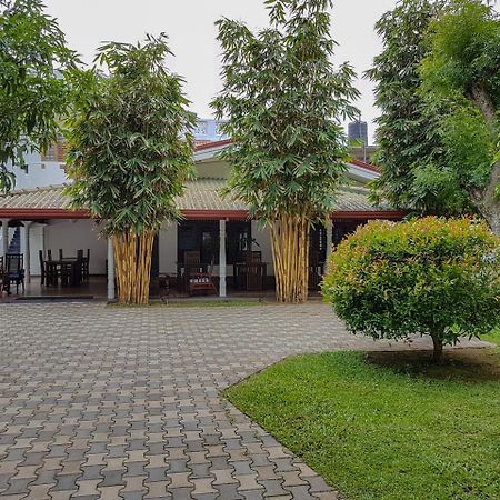 White Villa Beach Resort ミリッサ エクステリア 写真