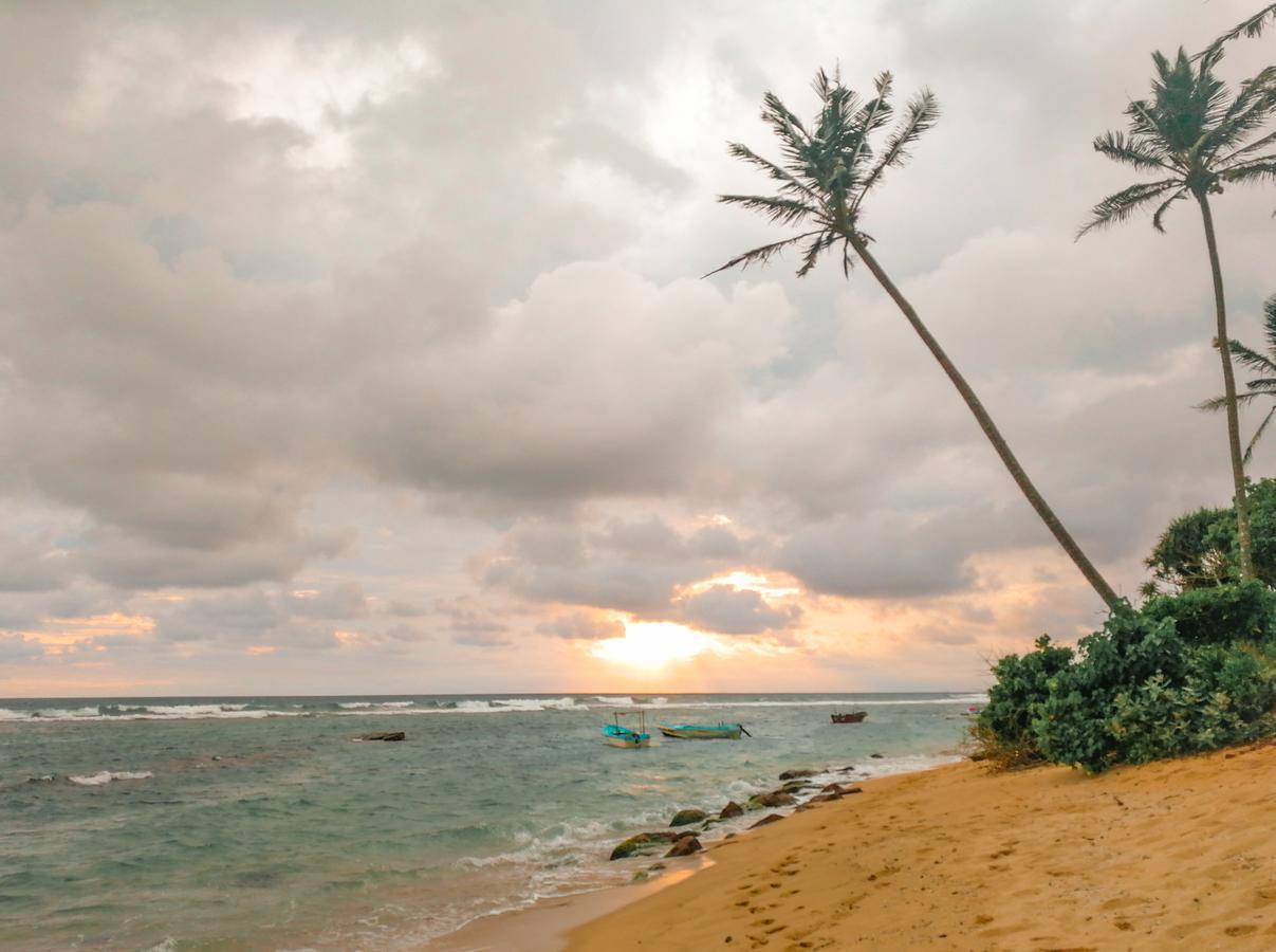 White Villa Beach Resort ミリッサ エクステリア 写真