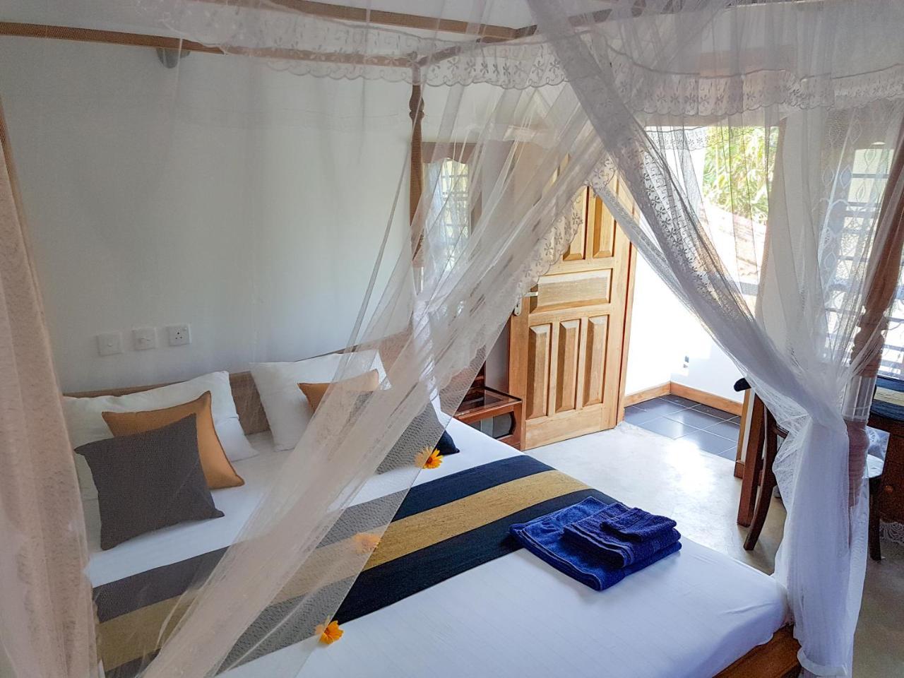 White Villa Beach Resort ミリッサ エクステリア 写真