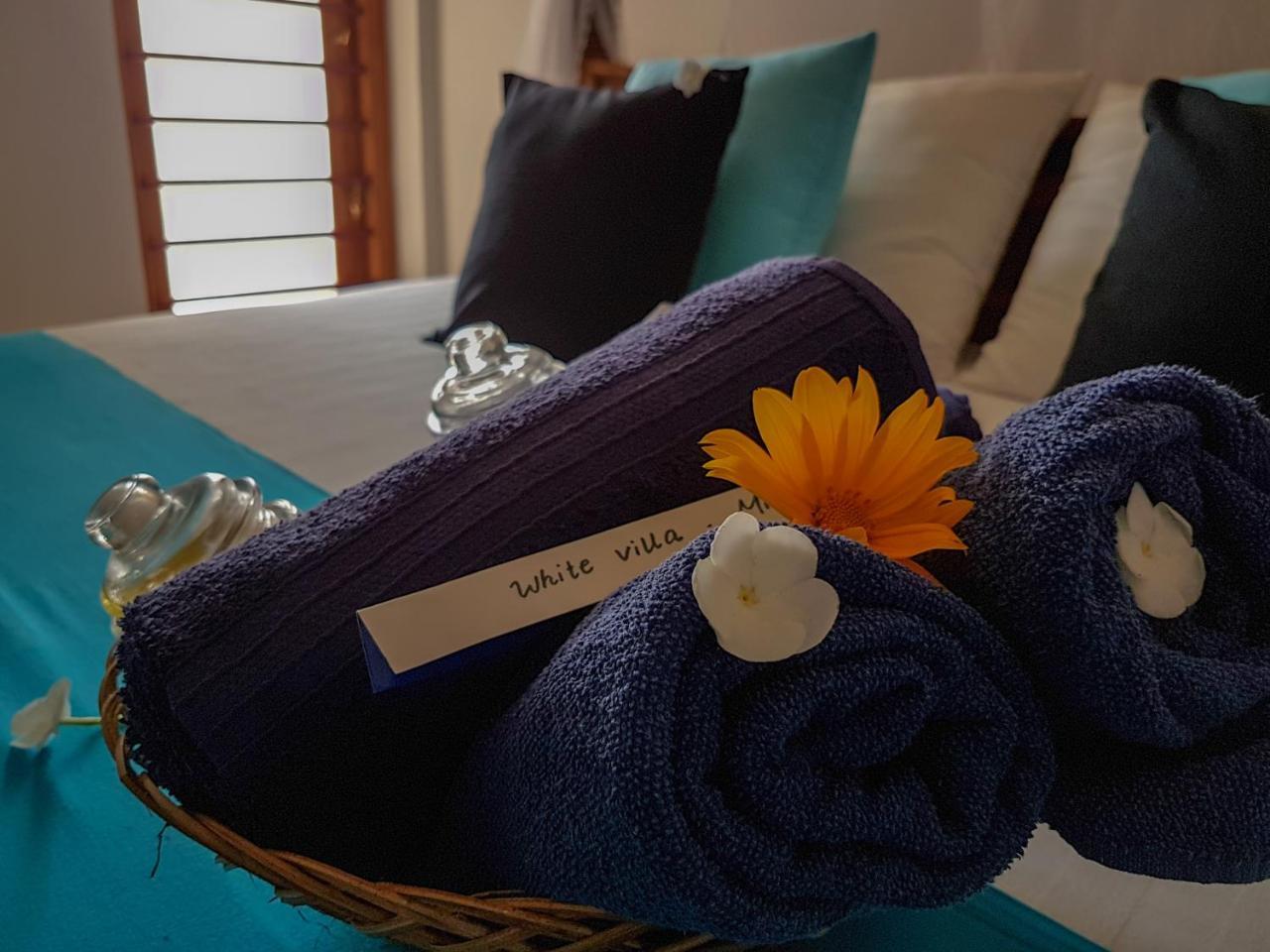 White Villa Beach Resort ミリッサ エクステリア 写真