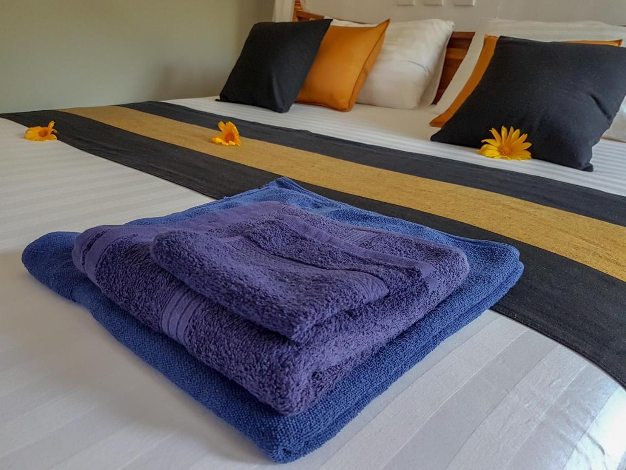 White Villa Beach Resort ミリッサ エクステリア 写真